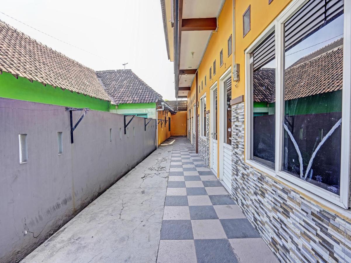 Hotel Spot On 91595 Sruni Syariah Gedangan Exterior foto