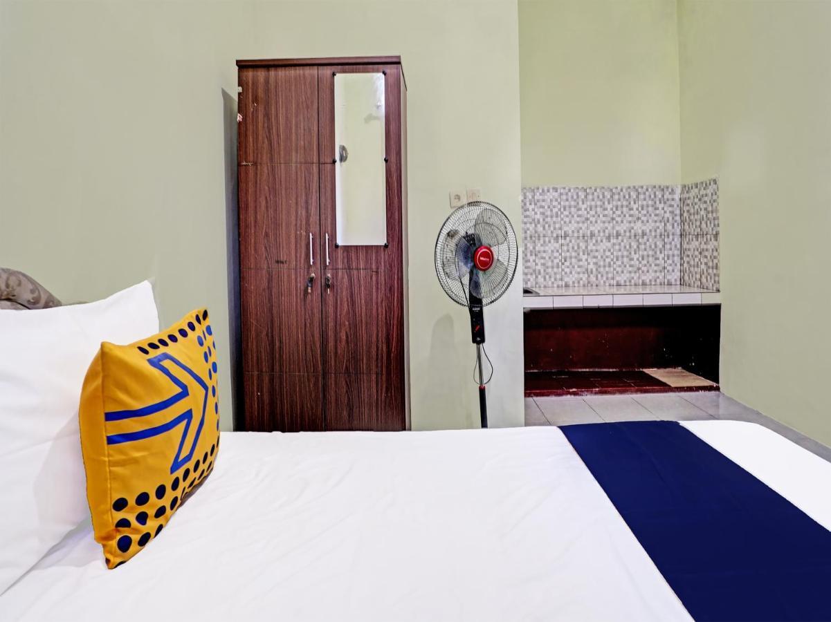 Hotel Spot On 91595 Sruni Syariah Gedangan Exterior foto
