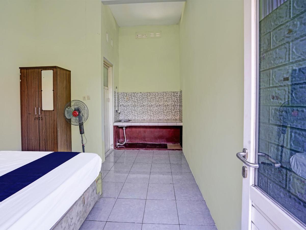 Hotel Spot On 91595 Sruni Syariah Gedangan Exterior foto